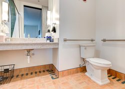  - Elwood Hotel Downtown Lexington