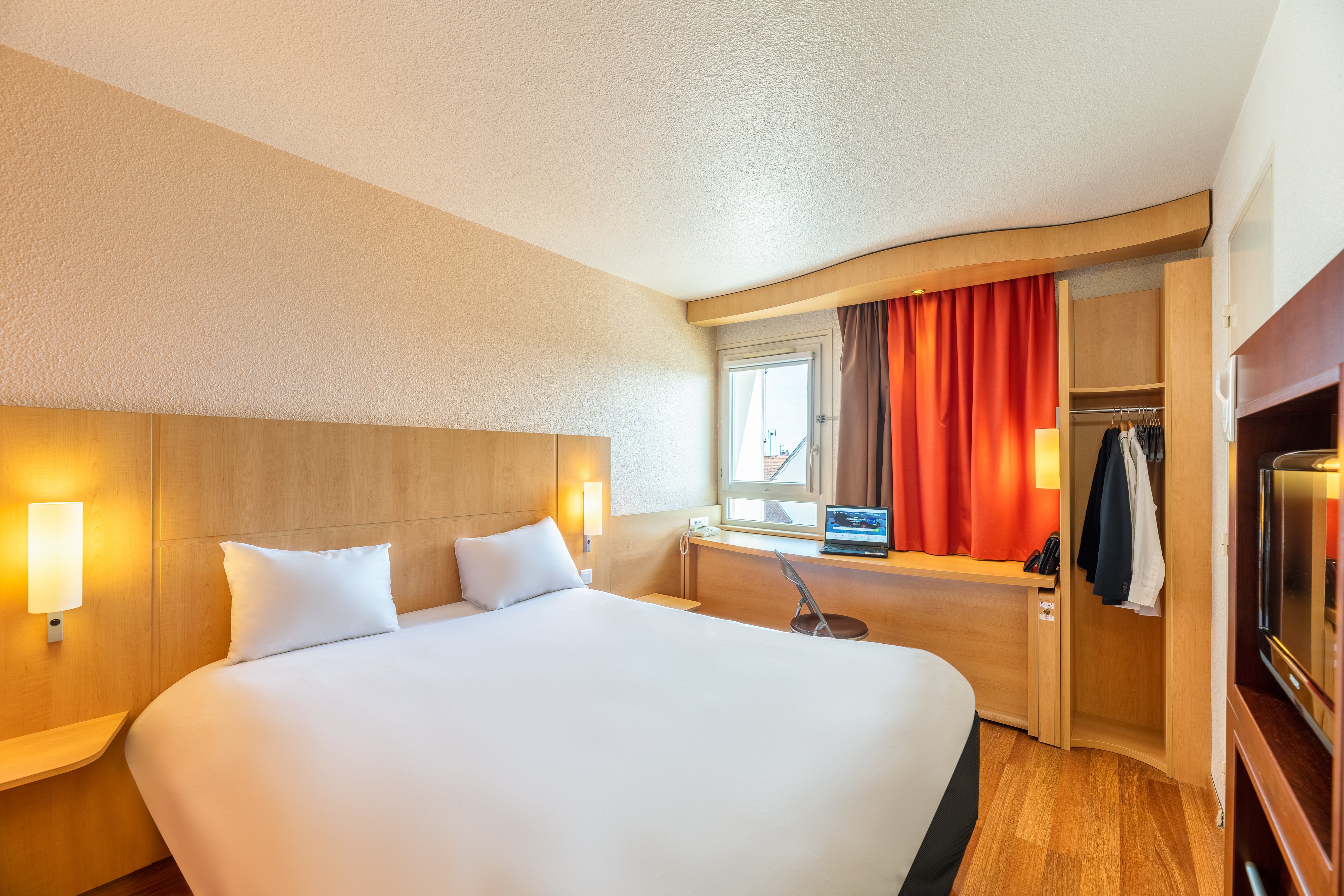 B&B HOTEL LYON EUREXPO BRON-guestroom-GUEST ROOM.jpg