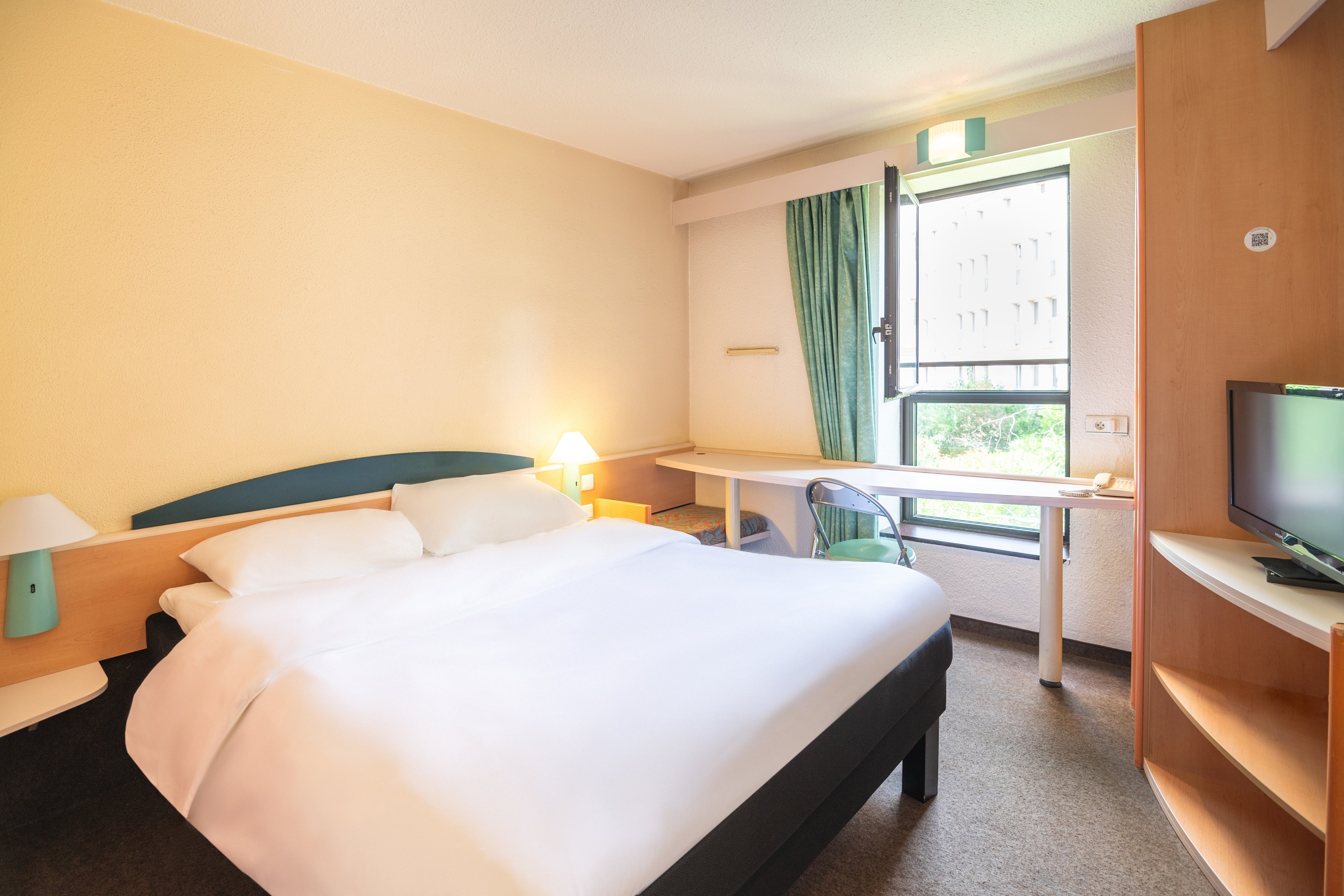 B&B HOTEL ROUEN CENTRE RIVE GAUCHE-guestroom-GUEST ROOM.jpg