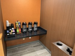  - HomeTowne Studios Okemos - I-96, Exit 110