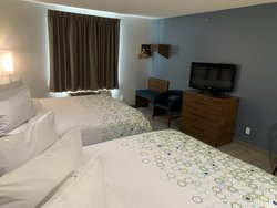  - HomeTowne Studios Okemos - I-96, Exit 110