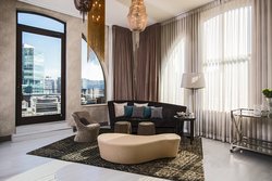  - Renaissance by Marriott Hotel Pittsburgh