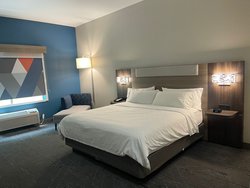  - Holiday Inn Express & Suites Ripley - I-77, Exit 138