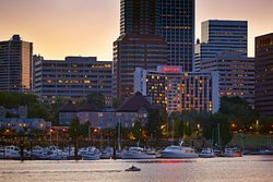  - Marriott Hotel Downtown Waterfront Portland - I-405, Exit 1B & 1C