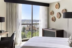  - Marriott Hotel Downtown Waterfront Portland - I-405, Exit 1B & 1C