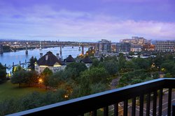  - Marriott Hotel Downtown Waterfront Portland - I-405, Exit 1B & 1C