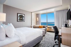  - Courtyard by Marriott Hotel Bayfront Erie