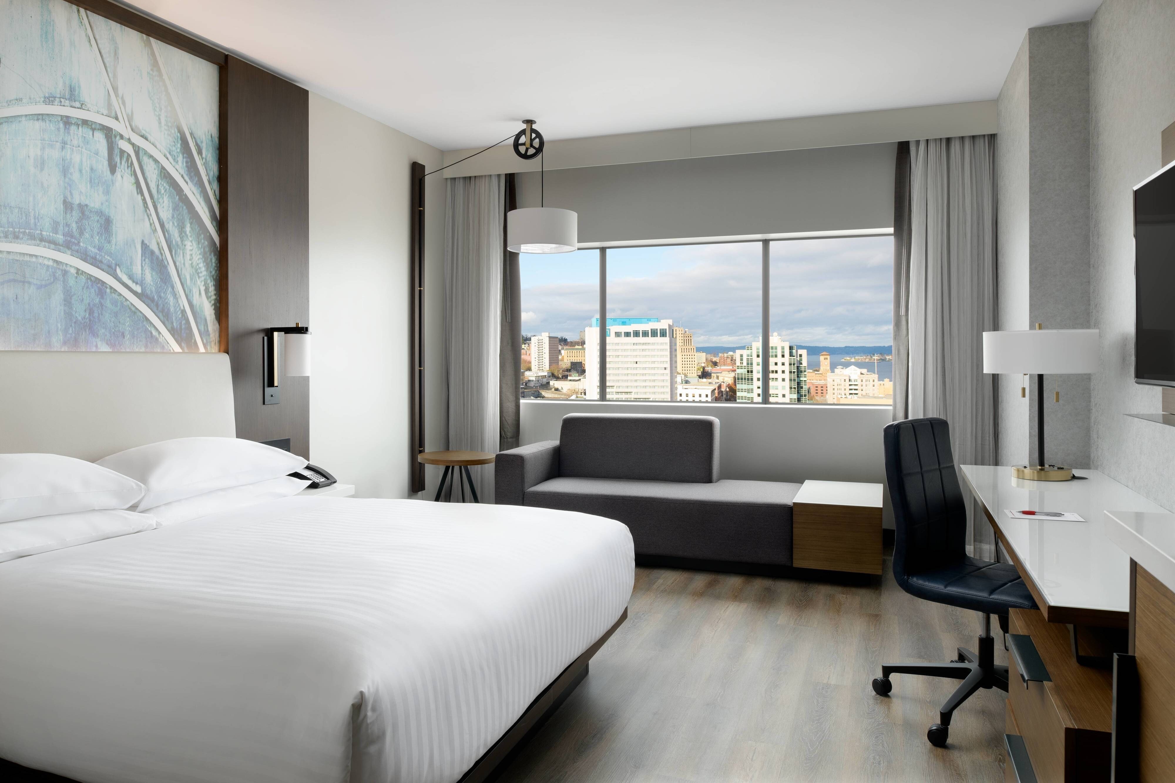 King High Floor Guest Room - City View & M Club Lounge Access