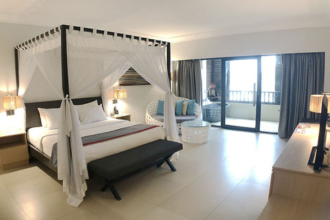 DELUXE SEA VIEW