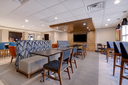  - Holiday Inn Express & Suites 90th Street West Omaha