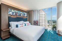  - Aloft Hotel Downtown Austin - I-35, Exit 234B