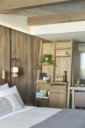  - 1 Hotel Downtown Nashville - I-40 & I-65, Exit 209