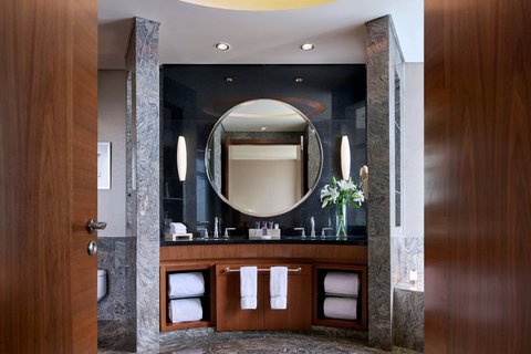 THE RITZ-CARLTON PACIFIC PLACE - Photo 9