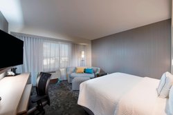  - Courtyard by Marriott Hotel Avalon Area Alpharetta