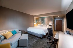  - Courtyard by Marriott Hotel Avalon Area Alpharetta