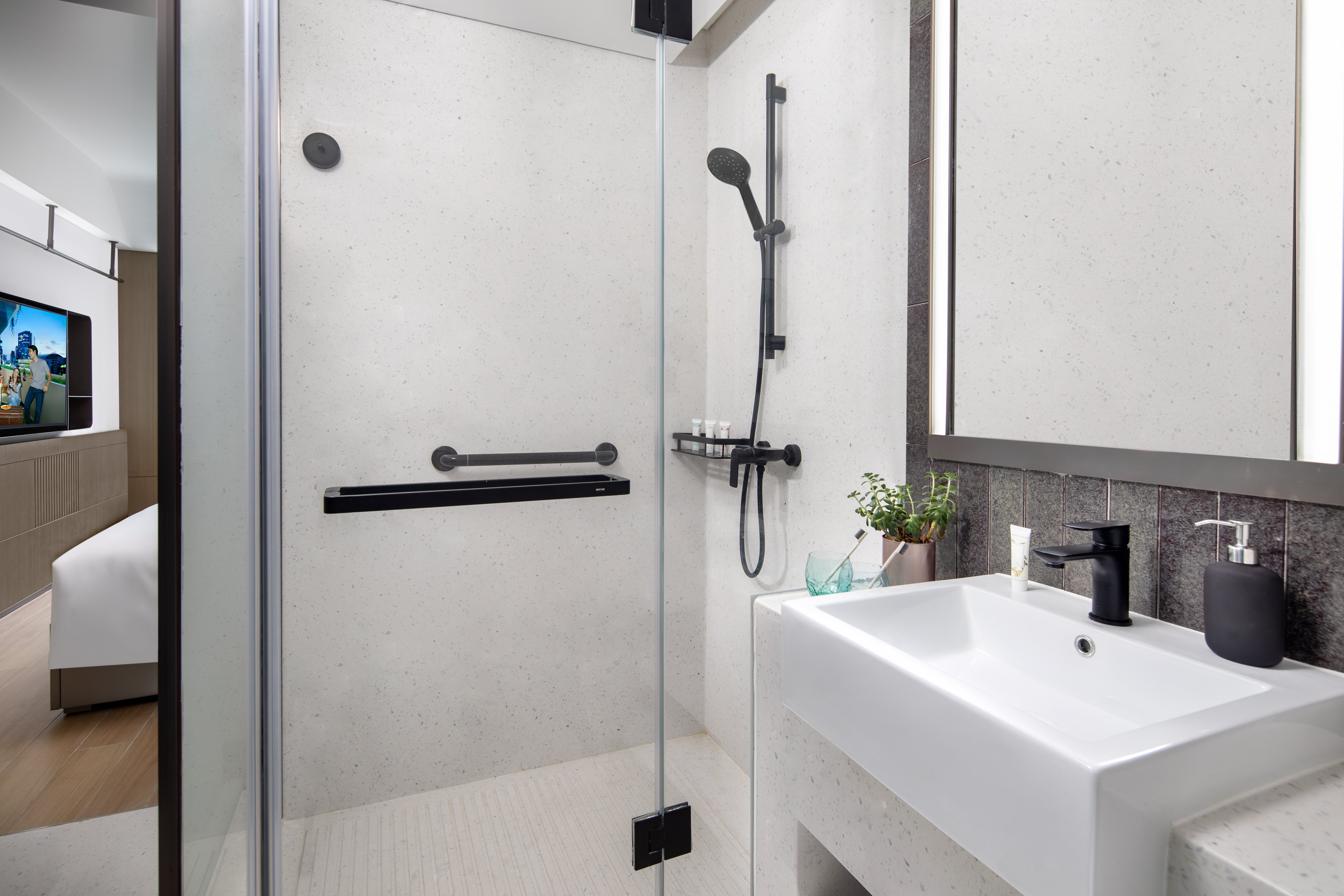 LYF DAYANTA XIAN-guestroom-Bathroom for One of a Kind.jpg