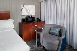  - Courtyard by Marriott Hotel Suffolk - I-664, Exit 8
