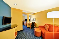  - Fairfield Inn & Suites by Marriott Market Center Dallas - I-35, Exit 430B