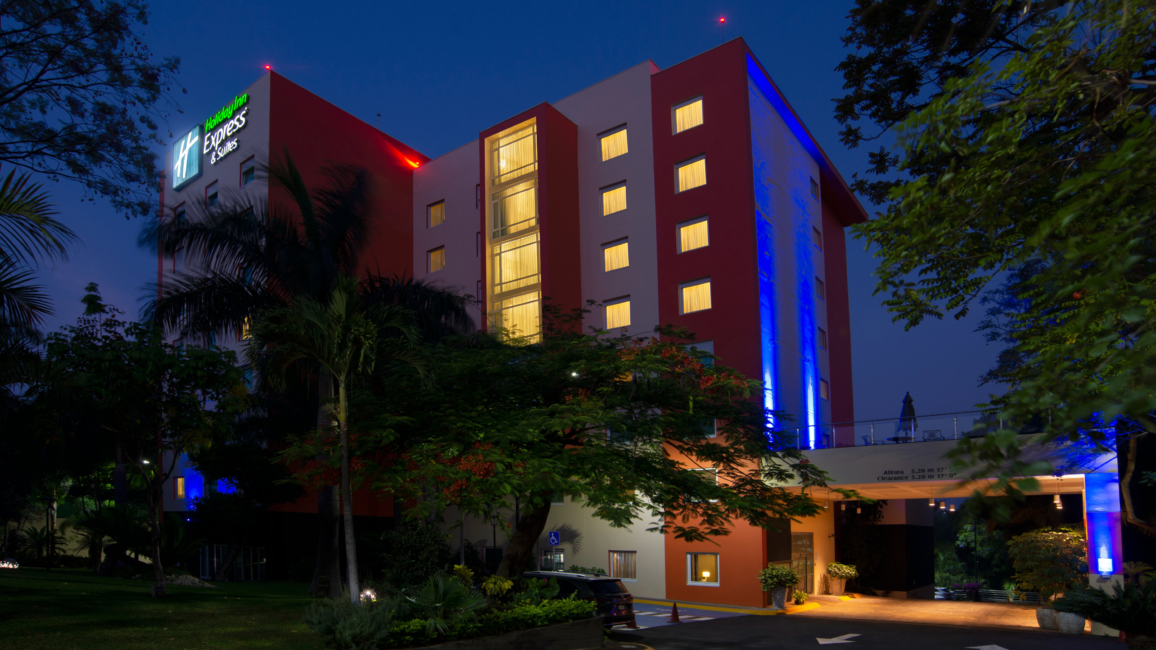 HOLIDAY INN EXP CUERNAVACA BY IHG-guestroom-Welcome to the Holiday Inn Express & Suites Cuernavaca.jpg