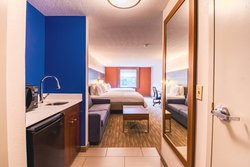  - Holiday Inn Express & Suites Lincoln