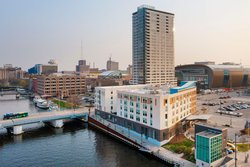  - Aloft Hotel Downtown Milwaukee - I-43, Exit 73A