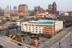  - Aloft Hotel Downtown Milwaukee - I-43, Exit 73A