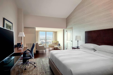 Concierge King Guest Bedroom