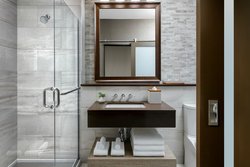  - Josie Hotel Rossland