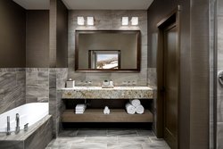  - Josie Hotel Rossland