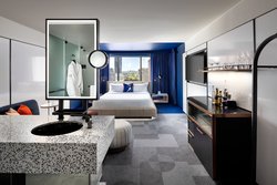  - W Hotel Downtown Toronto