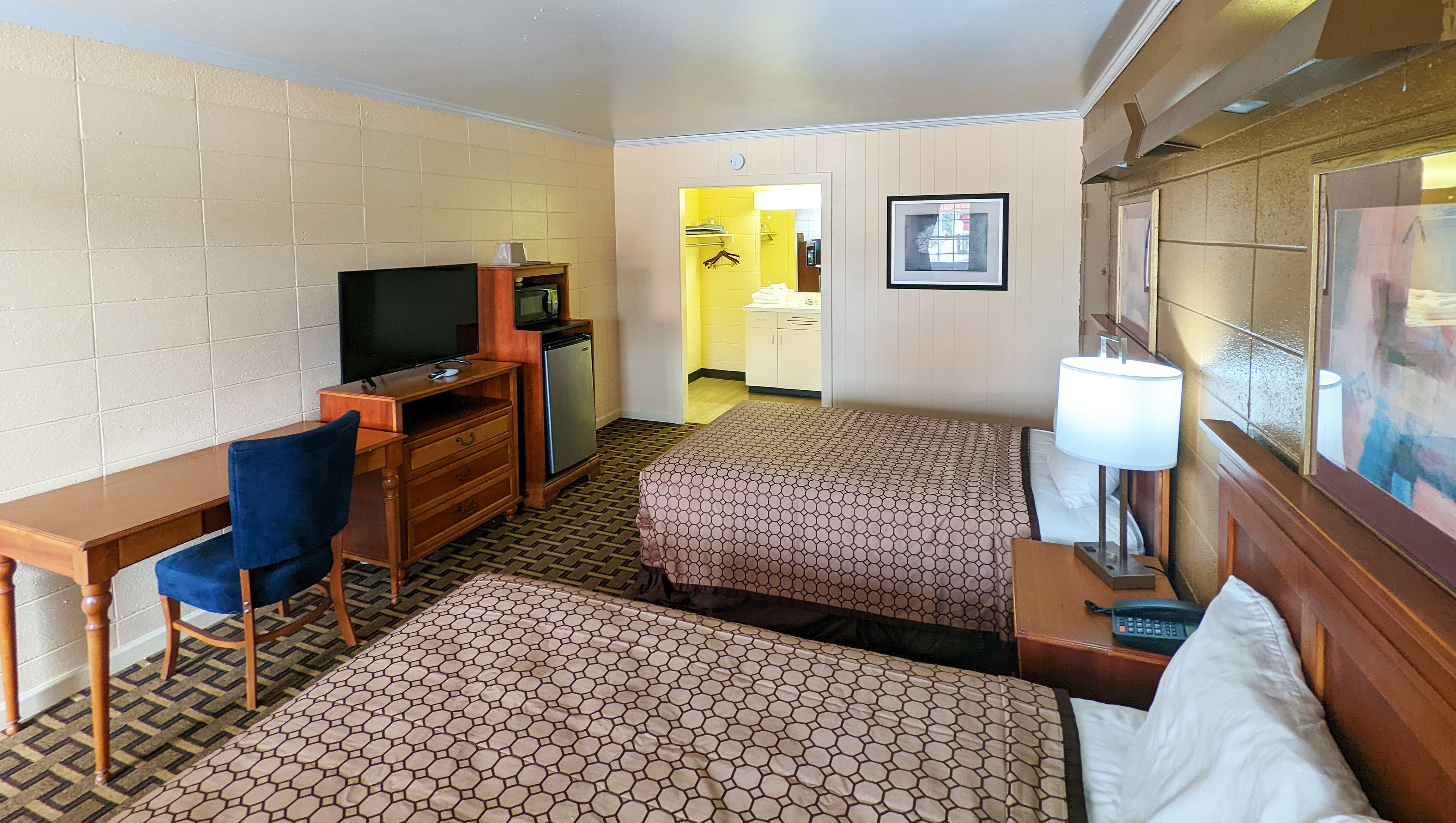 M Star Hotel Cleveland-guestroom-Double Beds M Star Cleveland.jpg
