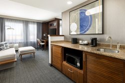  - Courtyard by Marriott Hotel Woodland Hills