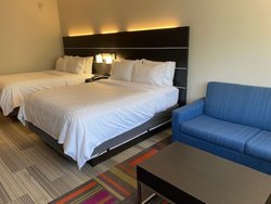  - Holiday Inn Express & Suites North Warrensburg