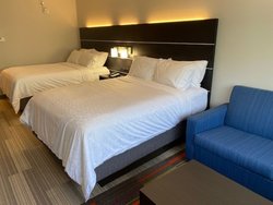  - Holiday Inn Express & Suites North Warrensburg