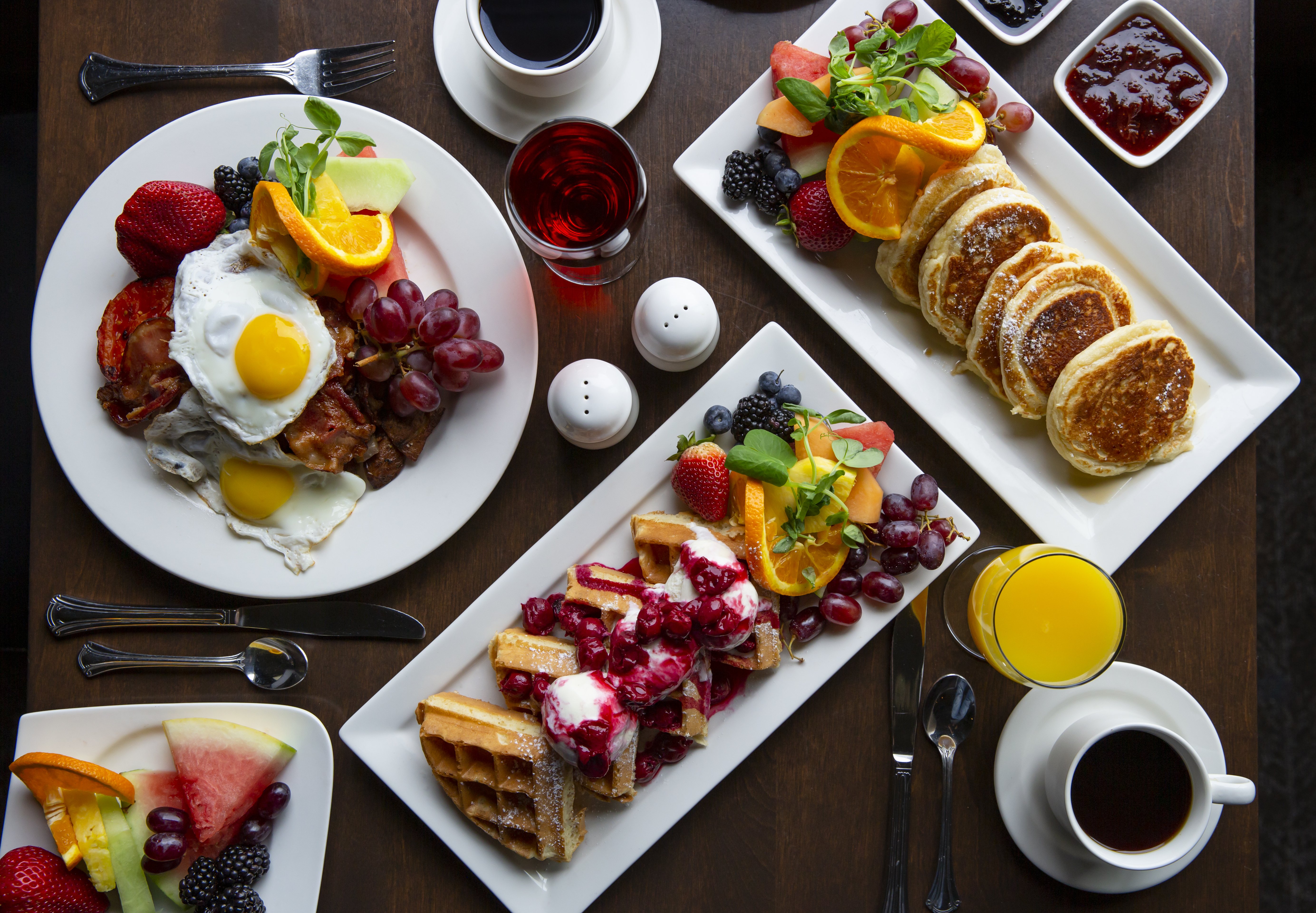 Enjoy a delicious array of breakfast options in the Rainbow Room