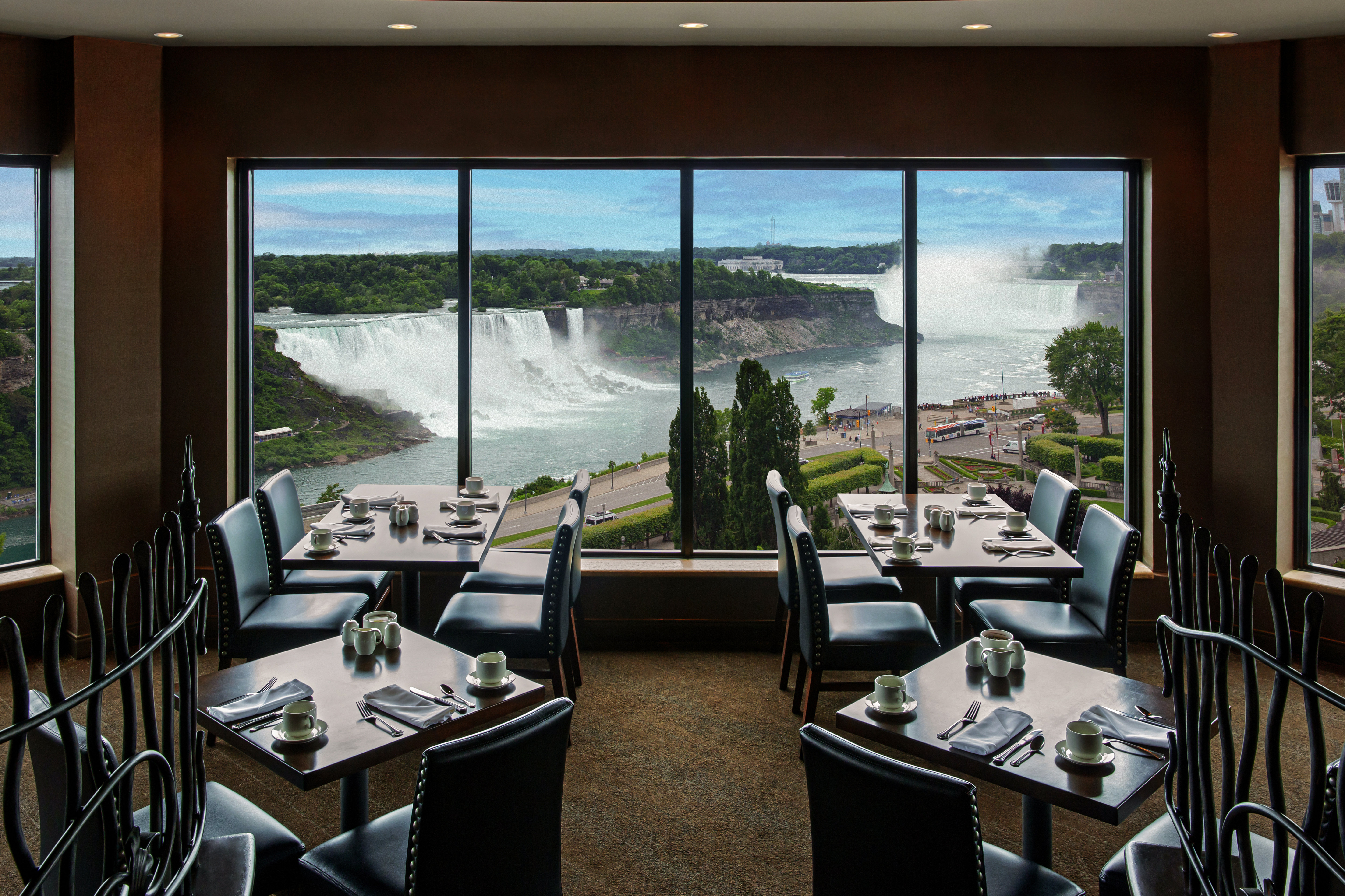 Enjoy a Fallsview breakfast in our Rainbow Room dining room