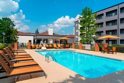  - Courtyard by Marriott East Louisville - I-64, Exit 15