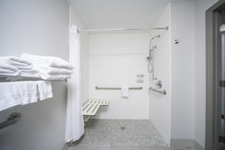  - Holiday Inn Express & Suites Suwanee