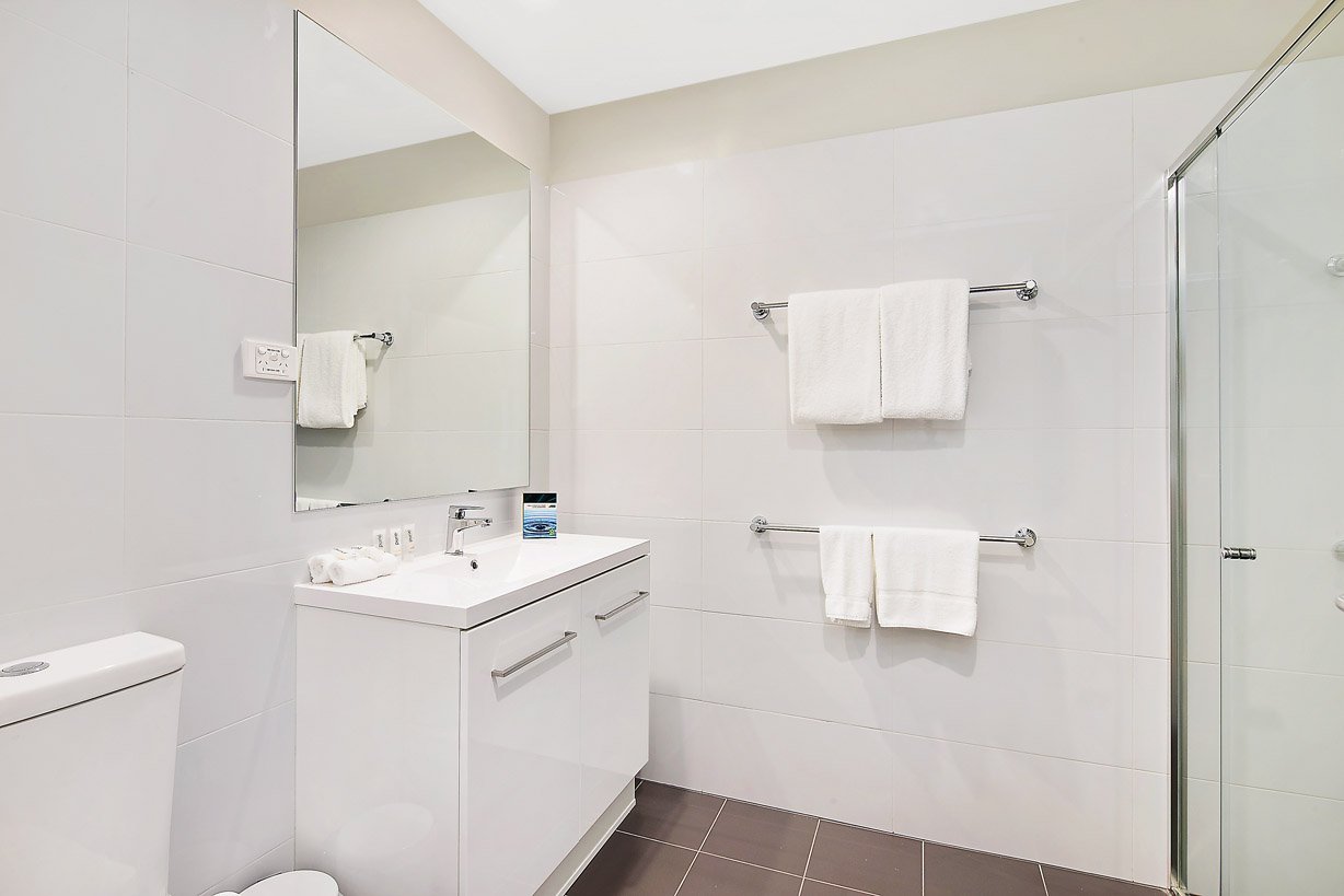 QUEST MAITLAND-guestroom-Studio Bathroom.jpg