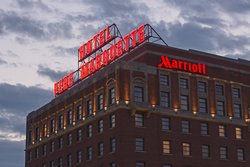  - Marriott Pere Marquette Hotel Peoria - I-74, Exit 93