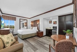  - Bayfront Inn 5th Avenue Naples