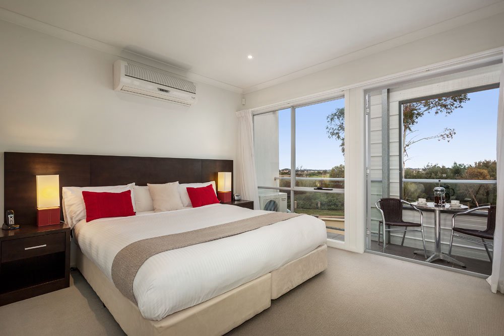 QUEST SANCTUARY LAKES-guestroom-One Bedroom Apartment.jpg