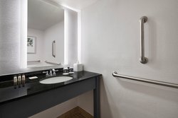  - Delta Hotel by Marriott Chesapeake - I-64, Exit 289