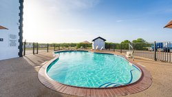  - Atria Hotel & RV McGregor