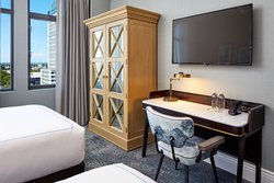  - Citizen Hotel Sacramento - I-5, Exit 519B