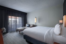  - Courtyard by Marriott Downtown San Antonio - I-10 & I-35, Exit 155B