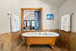  - Saratoga Inn Langley