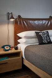  - Moxy Hotel by Marriott Midtown Atlanta - I-75 & I-85, Exit 250