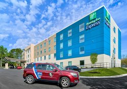  - Holiday Inn Express & Suites Space Center Huntsville