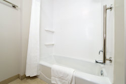  - Holiday Inn Express & Suites Ottumwa